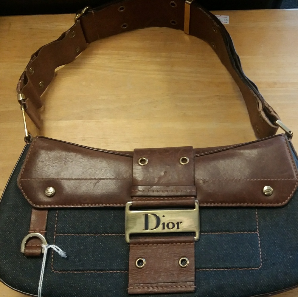 Dior purse